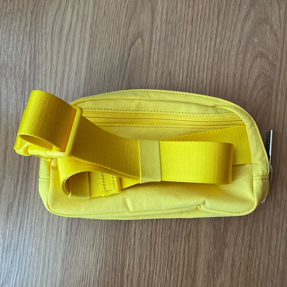 ❤️ Lululemon Utility Yellow Extended Strap Everywhere Belt Bag NWT - Picture 7 of 12